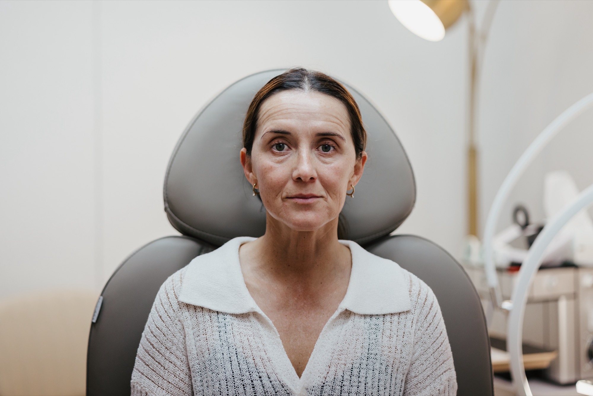 A relaxed client after treatment at Khlāi Medical in Hilo