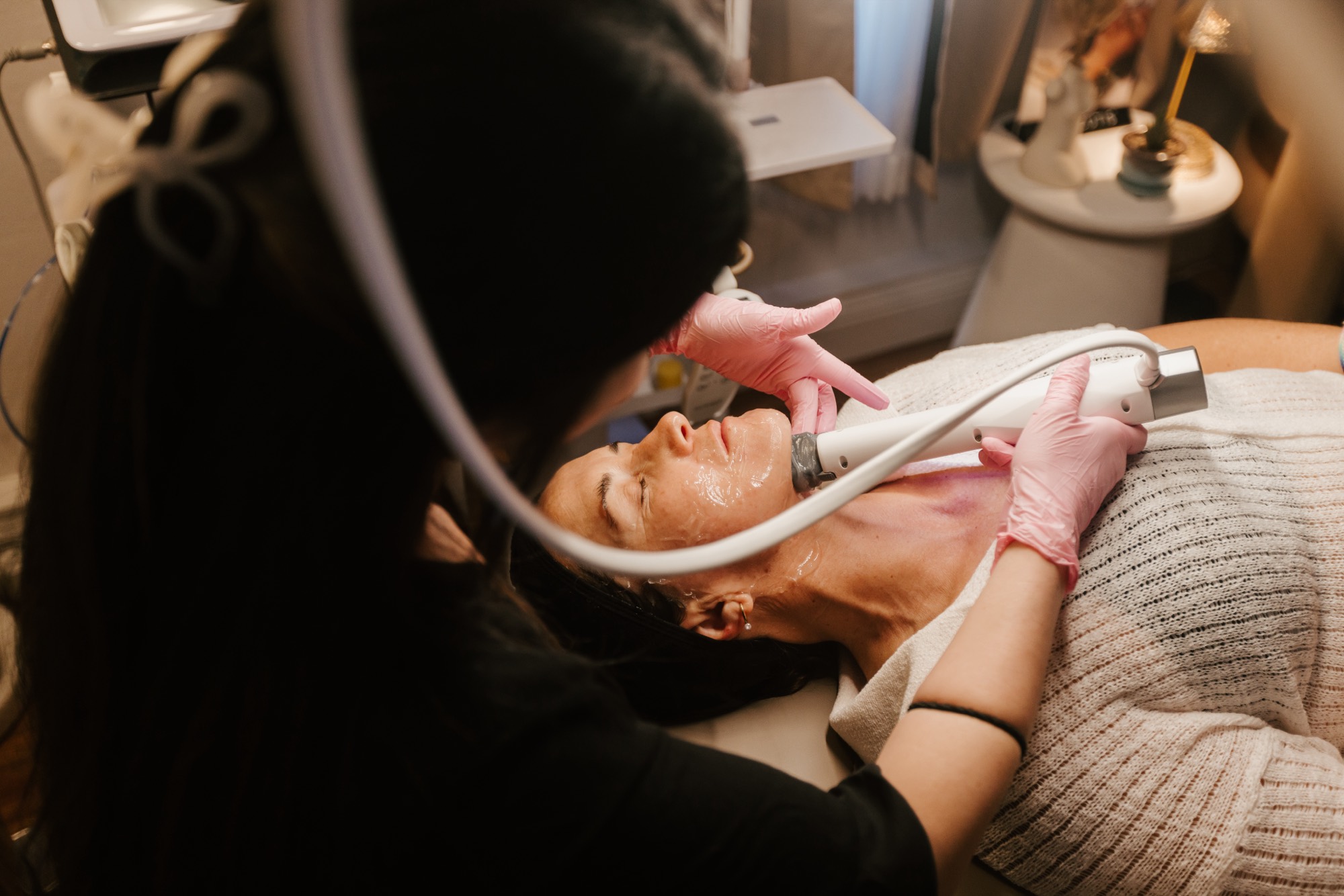 A luminous facial treatment in progress at Khlāi Medical in Hilo