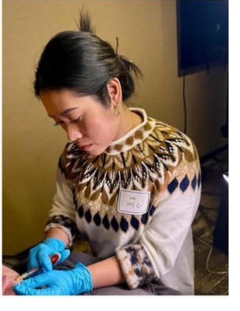 Chayata Wongpojanee performing a treatment